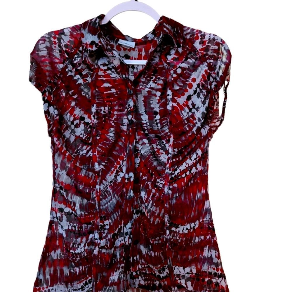 Worthington Small red black an gray button down cap sleeve shirt